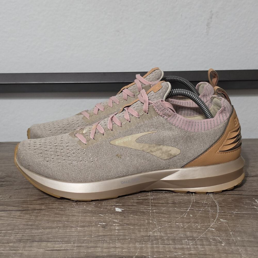 Brooks Levitate 2 LE Women's Athletic Running Shoes Sneakers Size 11 Tan/Pink